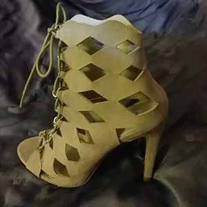 Cape Ribbon Booties